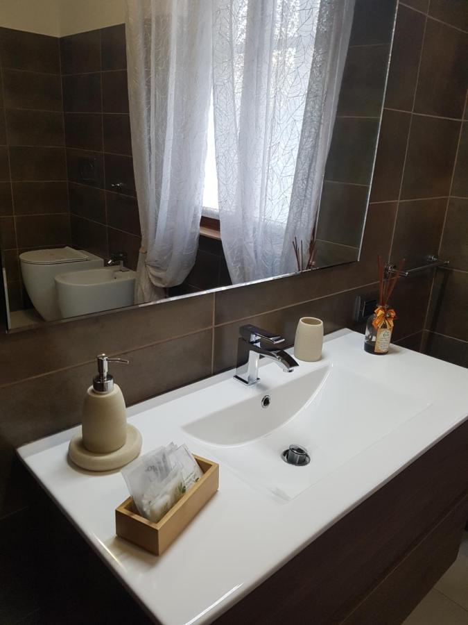 B&B Villa Mirella Casnate Con Bernate Exterior photo